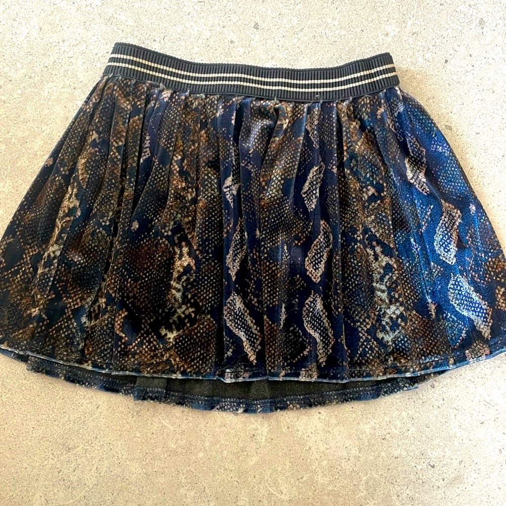 • Skirt likeFlo  (3T)